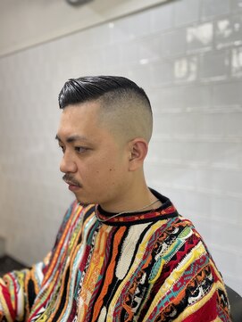 メリケンバーバーショップ フクオカ(MERICAN BARBERSHOP FUK) かき上げヘアショートレイアーくせ毛風パーマコンマヘアS47