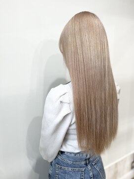 ホワイト 梅田(white) ハイブリーチ ミルクティーカラー