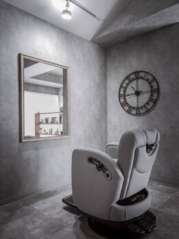 サロンドエー(Salon de A)の写真/初めてでも寛げるプライベート空間で至福の一時。髪の悩み相談も気軽にできるカウンセリングを提供＊