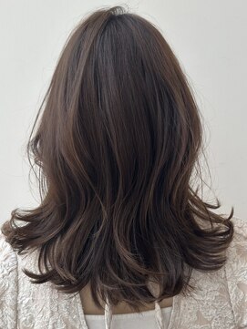 バイオレットジェム(Violet`jem) 10代20代30代40代シルキーベージュレイヤーカット鎖骨ミディ