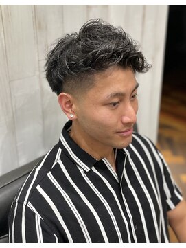 ヨシザワインク プレミアム 横浜 桜木町店(YOSHIZAWA Inc. PREMIUM) ツーブロック×スキンフェード×スペインカール