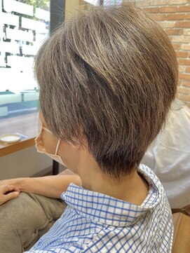 ヴィサージュクルー(VISAGE crew) 白髪を活かした明るめカラーリング！脱白髪染め！