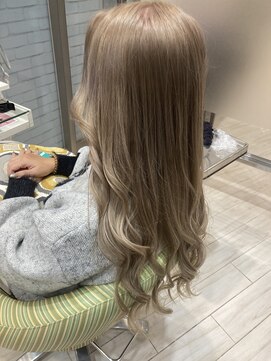 ビス ヘア アンド ビューティー 西新井店(Vis Hair＆Beauty) 大人可愛いミルクティーベージュカラー！