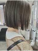 暗髪ハイライトボブ