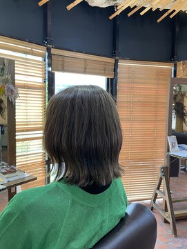 ロッソバイアルター 鎌取(ROSSO by aL-ter) 【ホワイトグレージュ/ミニウルフ/デジタルパーマ】千葉香奈