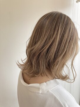 ノーバ(nova) ベージュ