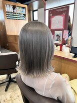 イロ ジェイアール JR奈良店(IRO)&nbsp;ハイトーングレー/シルバー/ホワイト/ハイトーンボブ/外ハネ