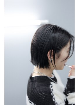 ノード(NODO) 顔まわりレイヤーの切りっぱなしボブ