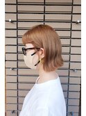 切りっぱなしボブ．ベージュカラー