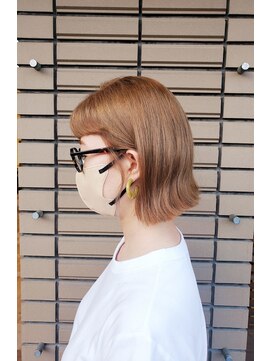 アフティ(afumty) 切りっぱなしボブ．ベージュカラー