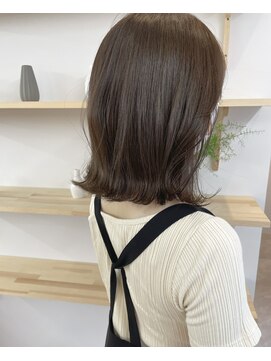 ヌール(Nuru) オリーブベージュ