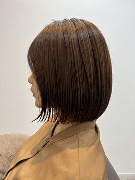 ルヴェール 茜部店(LeVert) プツッと切りっぱなしボブ