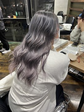 ガルボ ヘアー(garbo hair) バレイヤージュ　くすみ　グレー　ロング　ハイライト