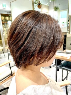 ゼストララ(ZEST Lara) 【YUICHI】丸みショート×髪質改善トリートメント【吉祥寺】