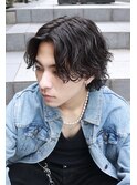 波巻きスパイラルパーマ　センターパートウルフ
