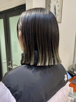 ナループロアツム(Nalu pu loa Tsum)&nbsp;ハイライトボブ/カーキグリーン/ブリーチハイライト/ストレート