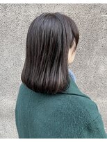 マノハル(MANOHARU)&nbsp;上品なAライン内巻きワンカールミディアム　ダークグレージュ