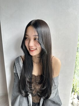 リアン バイ キートス(Lien by kiitos) レイヤーカット/フェイスレイヤー/ブルーブラック