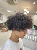 メンズ特殊パーマアフロスパイラル刈り上げミディアムマッシュ