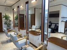 リライフアンドヘアー(Re.Life&Hair)の雰囲気（◇店内バリアフリー対応◇車椅子の方もそのままご案内可能です！）