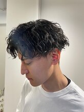 波巻きパーマ×センターパートで自然体な魅力◎[栄/矢場町/理容室/ウルフ/ニュアンスパーマ/韓国]