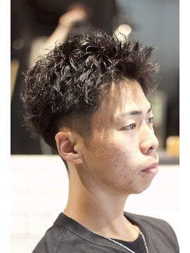 キングスマントーキョー 三鷹店(KINGSMAN TOKYO) アップバング / ツーブロック / スキンフェード[三鷹/バーバー]