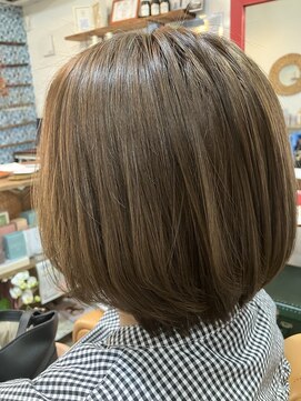 美容室ひろ カット＋ヴィラロドラカラー＋ケアTR＋頭浸浴