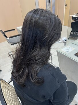 ジジ インターパーク 宇都宮(Gigi) 黒髪ロングスタイル