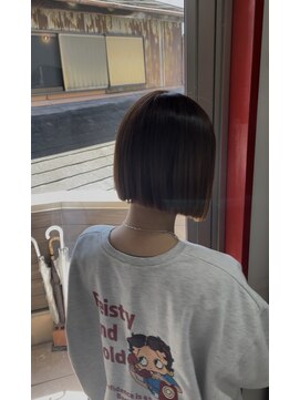 ヴァイオレット(VIOLET) 切りっぱなしボブ