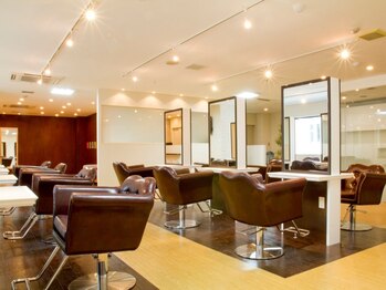 Agu hair living 札幌店【アグ ヘアー リビング】