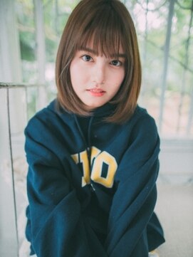 アデリタ(Adelita) 内巻きロブ