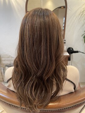 ヴィアンカ(Vianca) 白髪ぼかしハイライト×ナチュラルグレージュ