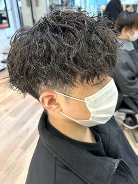 グッドタイムエフティフィフス 横浜西口(GoodTimes ft.fifth) ツイストパーマ無造作パーマメンズマッシュ刈り上げツーブロック