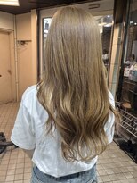 ヘアーアンドメイク ビス(HAIR&MAKE bis)&nbsp;ブリーチ1回/明るさメインベージュカラー【黒田あさみ】