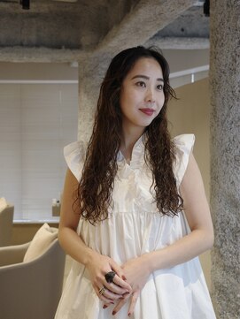 ネロ フタコタマガワ(NERO FUTAKOTAMAGAWA) 【加藤 青空】　ロングパーマ