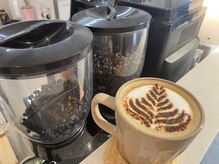 シー(shhhh..)の雰囲気（コーヒーは厳選した豆を使ってます。豊富にメニューあります）