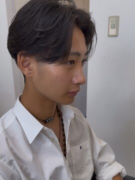 ヒルズ(BiBi hills) 高知 南国市 フェザーパーマ メンズパーマ 毛流れセンターパート