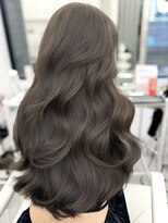 アマトウキョウスマートサロン(AMA TOKYO×Smart Salon) アッシュカラー 暗めカラー ブリーチなし レイヤーカット