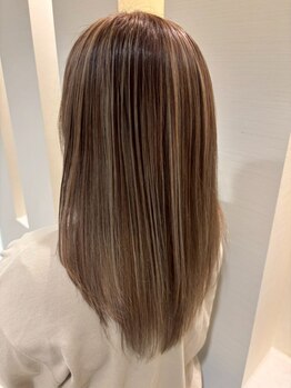 Hair studio CLiC 五井店の写真/立体感ハイライトで髪に動きと軽やかさを♪大人の女性に似合うデザインカラー