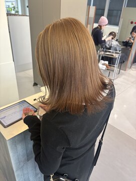 ローレンアオ(LOREN AO) 黒髪/クラゲヘアー/オリーブグレー/小顔/ココアベージュ/矢場町