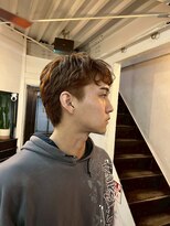 ビーバイエイトジェンツ(Bee by EIGHT GENTS)&nbsp;MEN’S HAIR/サーフカール/刈り上げセンターパート/心斎橋