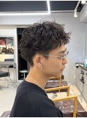 スパイキーショートルーズショートツーブロック刈り上げ