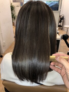 アコンプリッシュ 代官山 恵比寿(accomplish) プラチナミネコラ