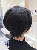 黒髪にもオススメ！ハンサムショート