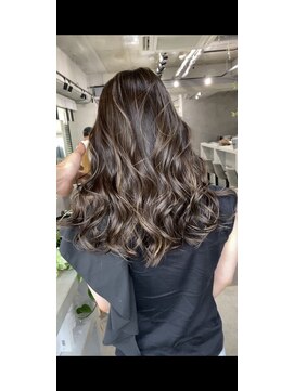 アポロ 横浜駅店(apollo) ハイライトバレイヤージュダブルカラーミルクティーベージュ