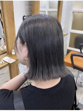 ナンバー アンフィール 渋谷(N° anfeel) 切りっぱなしボブ×グレージュ