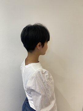 ユーフォリア 青山(Euphoria) 20代30代40代前下がりストレート小顔補正立体カット