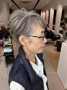 ステア ケース(stair case) 白髪活かして染めてます　メンテナンス3ヶ月です