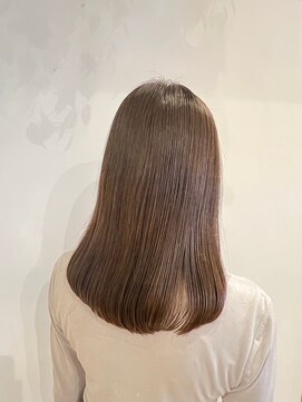 プルースラウンジ(Plus Lounge) ミディアムストレート内巻き30代40代