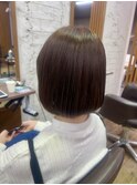 透け感ワンカラー×つやストレートのナチュラルボブ